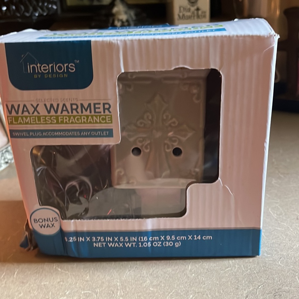 FREE WITH BUNDLE New Wax Flameless Fragrance Warmer